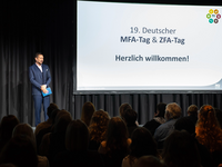 Moderator Ralf Schmitt Moderator Ralf Schmitt