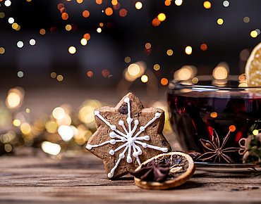 Weihnachtsgebäck mit Cranberry Tee