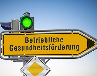 Betriebliche Gesundheitsförderung Schild nach rechts