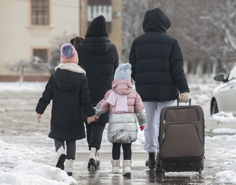 Familie flüchtet