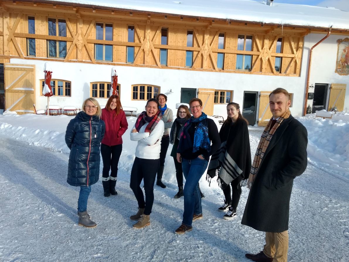 PKV-Institut Team in Sonnenhausen im Schnee