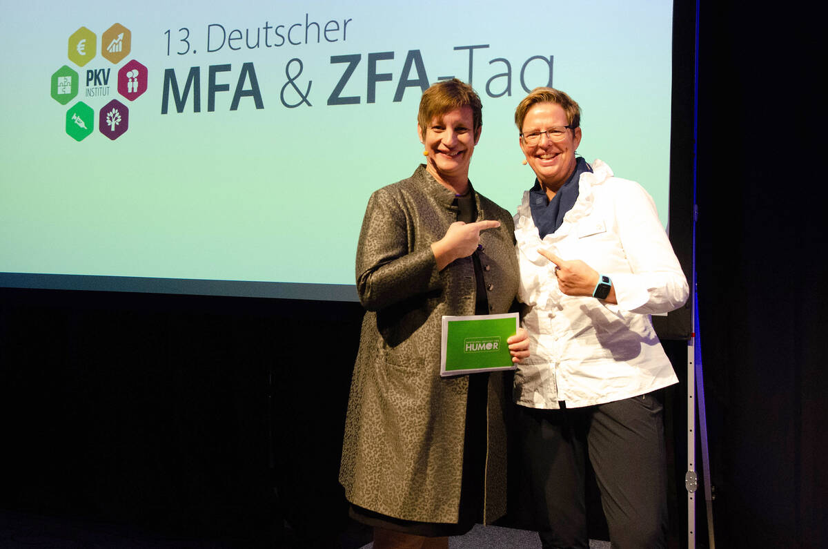Iris Schluckebier und Frau Ullmann