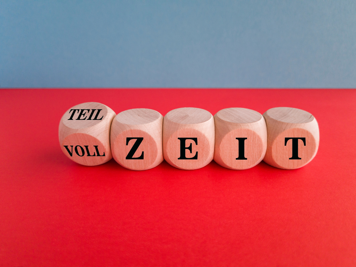 Würfel mit der Beschriftung Teil-/Vollzeit